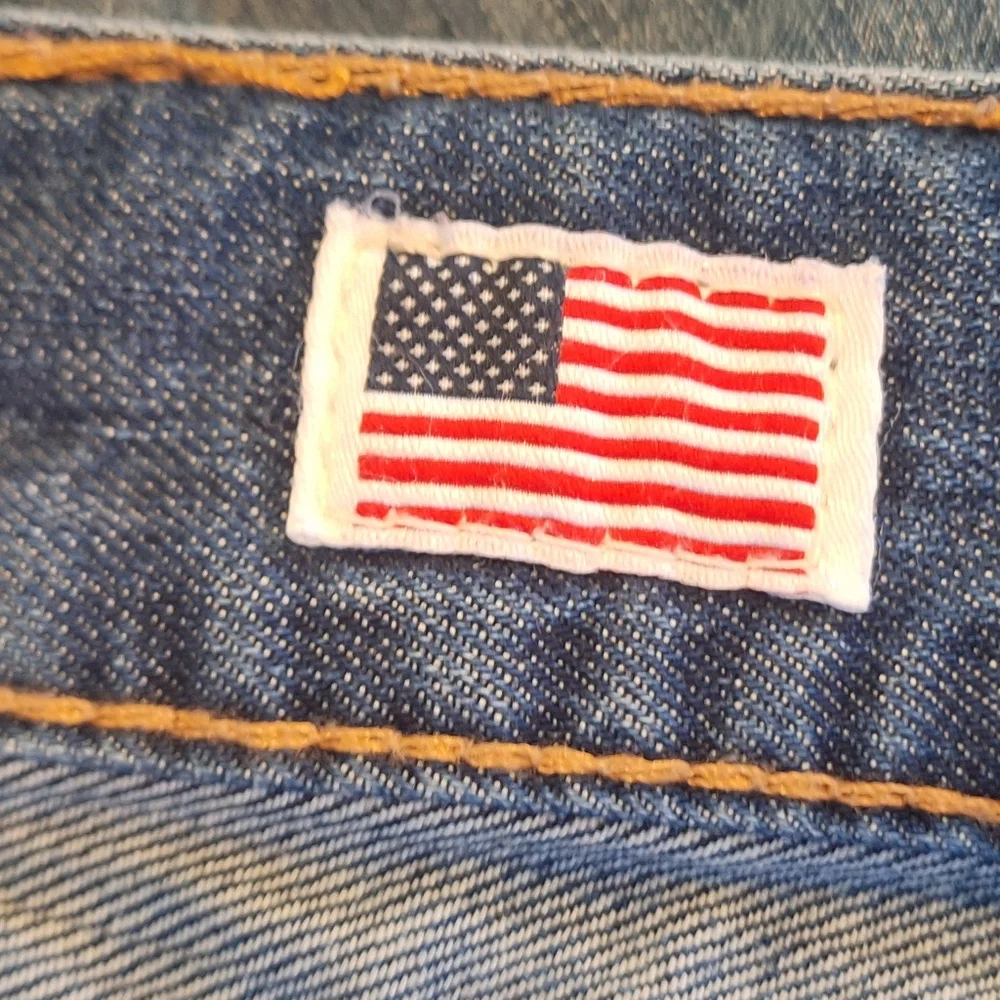 True Religion Bobby Jeans 32x31.5  Made In USA Cotton Lightly Distressed